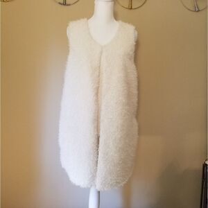 Fluffy Faux Fur Vest Hook Clasp Soft! NWT! XL